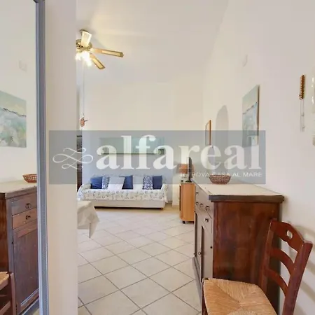 Rosmarino, Piano Terra A 150 Metri Dal Mare! By Alfareal Apartman *