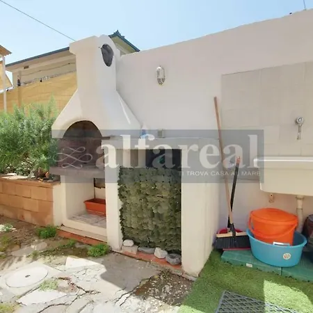 Rosmarino, Piano Terra A 150 Metri Dal Mare! By Alfareal Apartman *